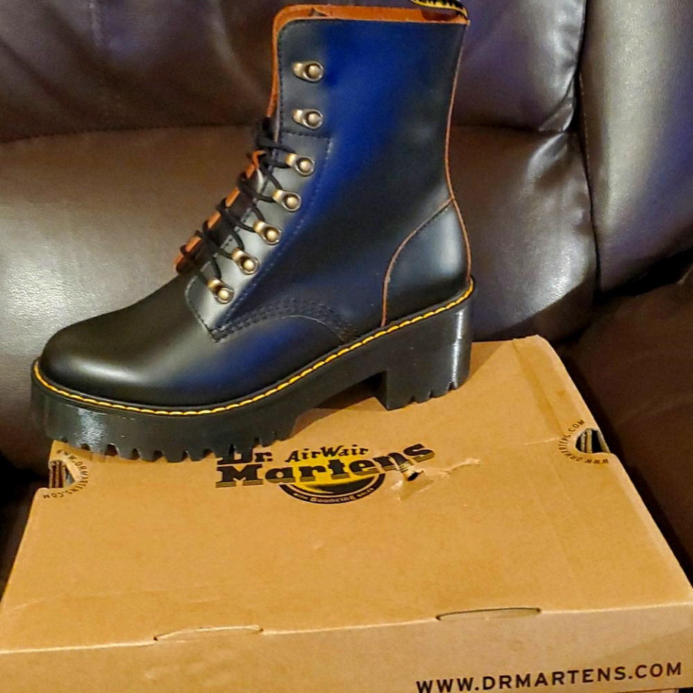 DR.MARTENS